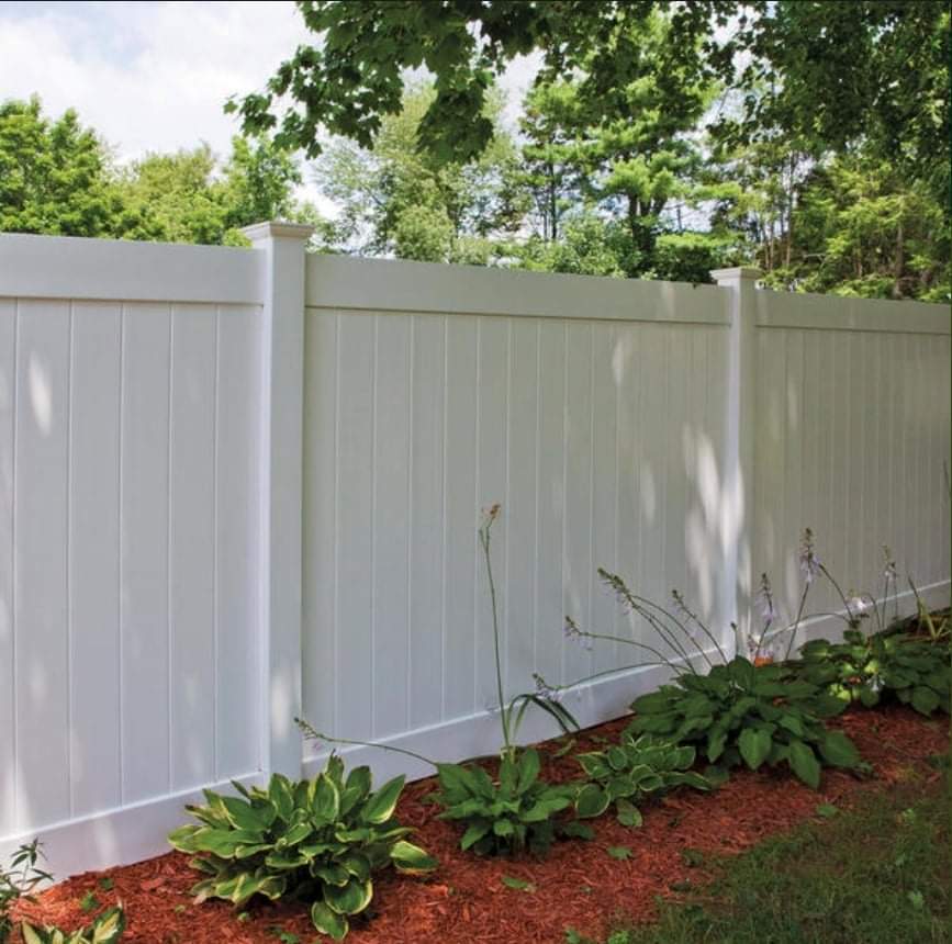 Privacy Stockade vinyl dogwood